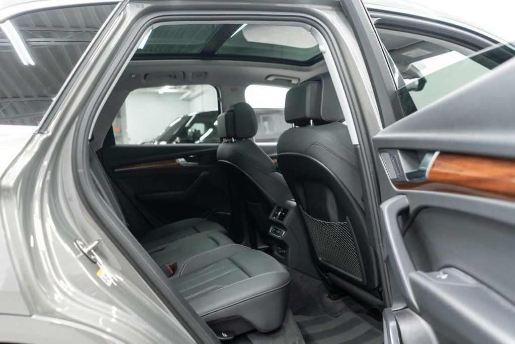 2023 Audi Q5 S line Premium 55 TFSI photo 9