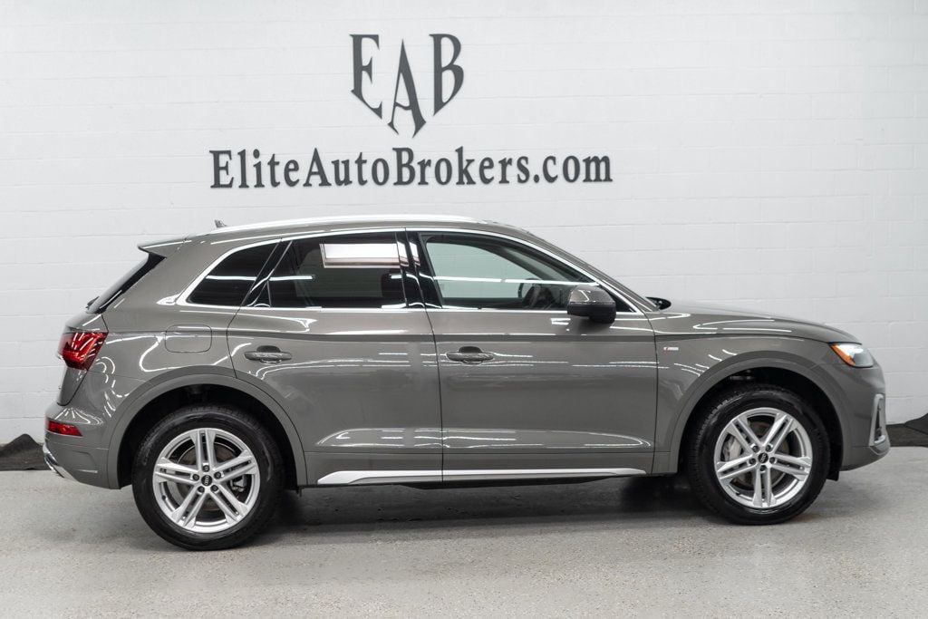 2023 Audi Q5 S line Premium 55 TFSI photo 2
