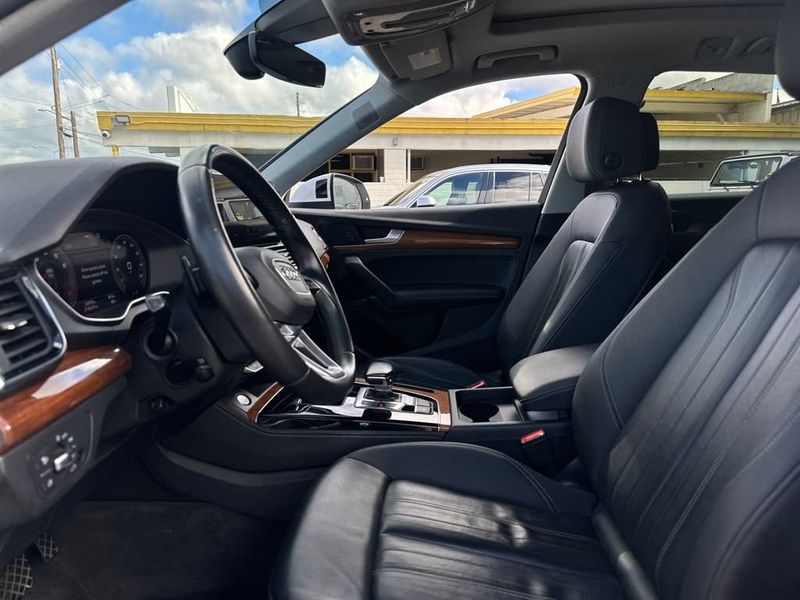 2023 Audi Q5 S line Premium Plus 45 TFSI photo 11