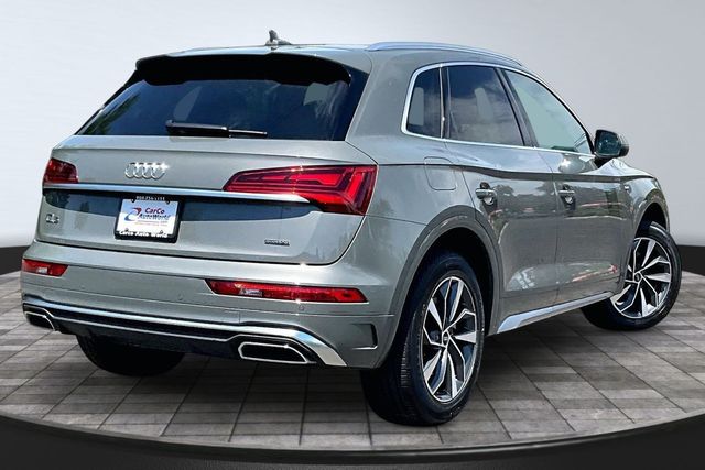 2023 Audi Q5 45 Premium Plus's photo