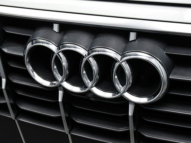 2023 Audi Q7 55 Premium Plus - 23035760 - 99