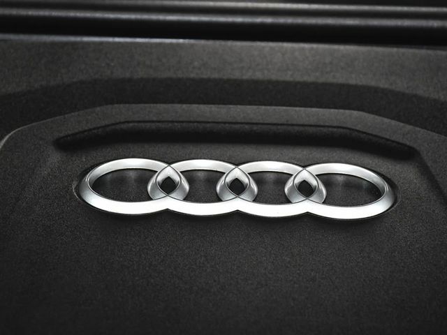 2023 Audi Q7 55 Premium Plus - 23035760 - 82