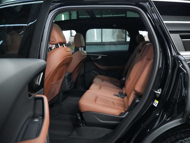 2023 Audi Q7 Premium - 23076965 - 32