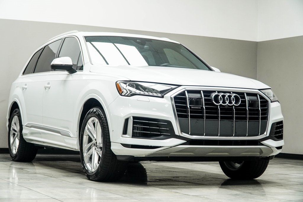 2023 Audi Q7 55 Premium photo 4