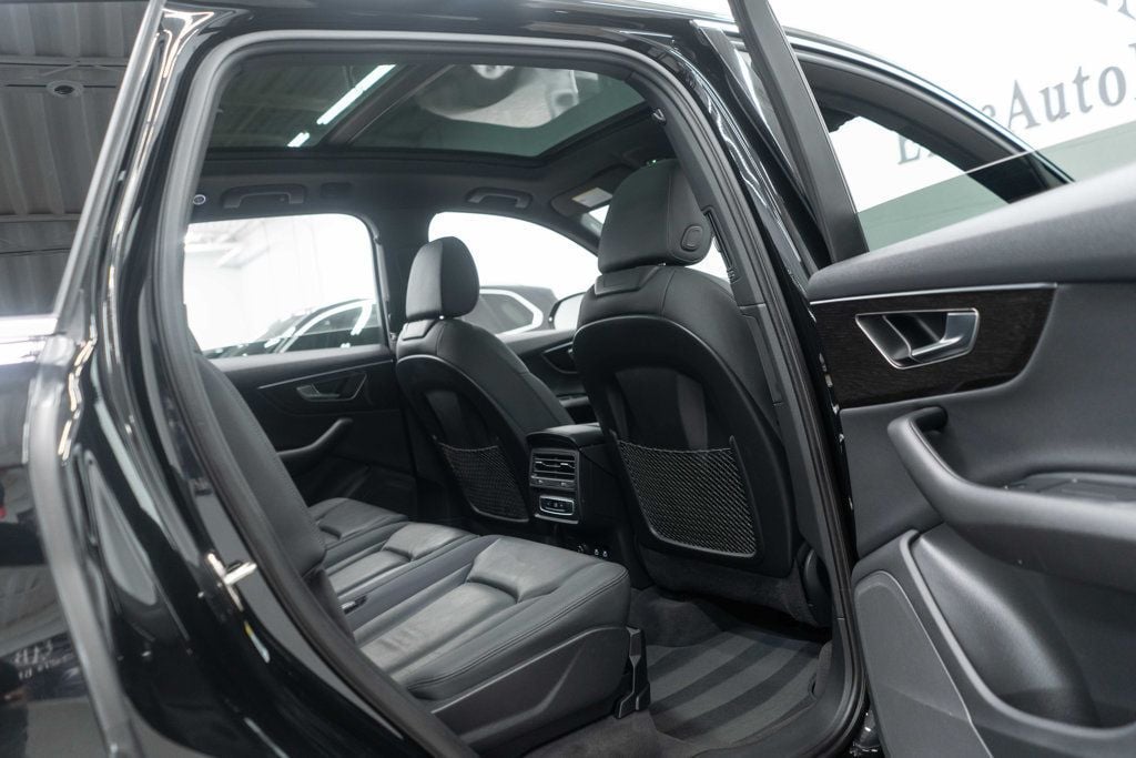 Audi Q7 photo 10
