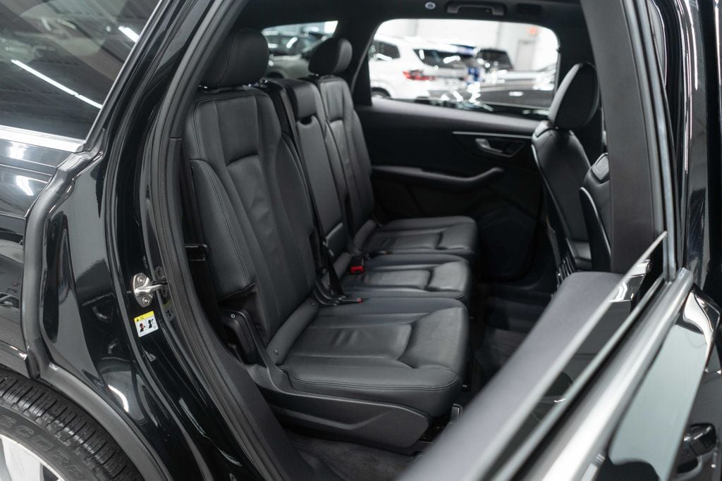 Audi Q7 photo 11