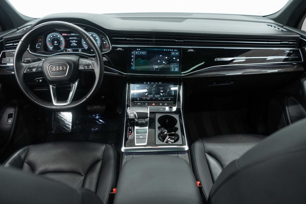 Audi Q7 photo 8