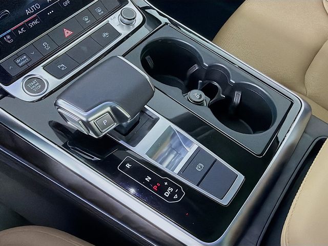 2023 Audi Q7 Premium Plus 55 TFSI quattro - 23019626 - 17