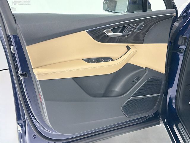2023 Audi Q7 Premium Plus 55 TFSI quattro - 23019626 - 18