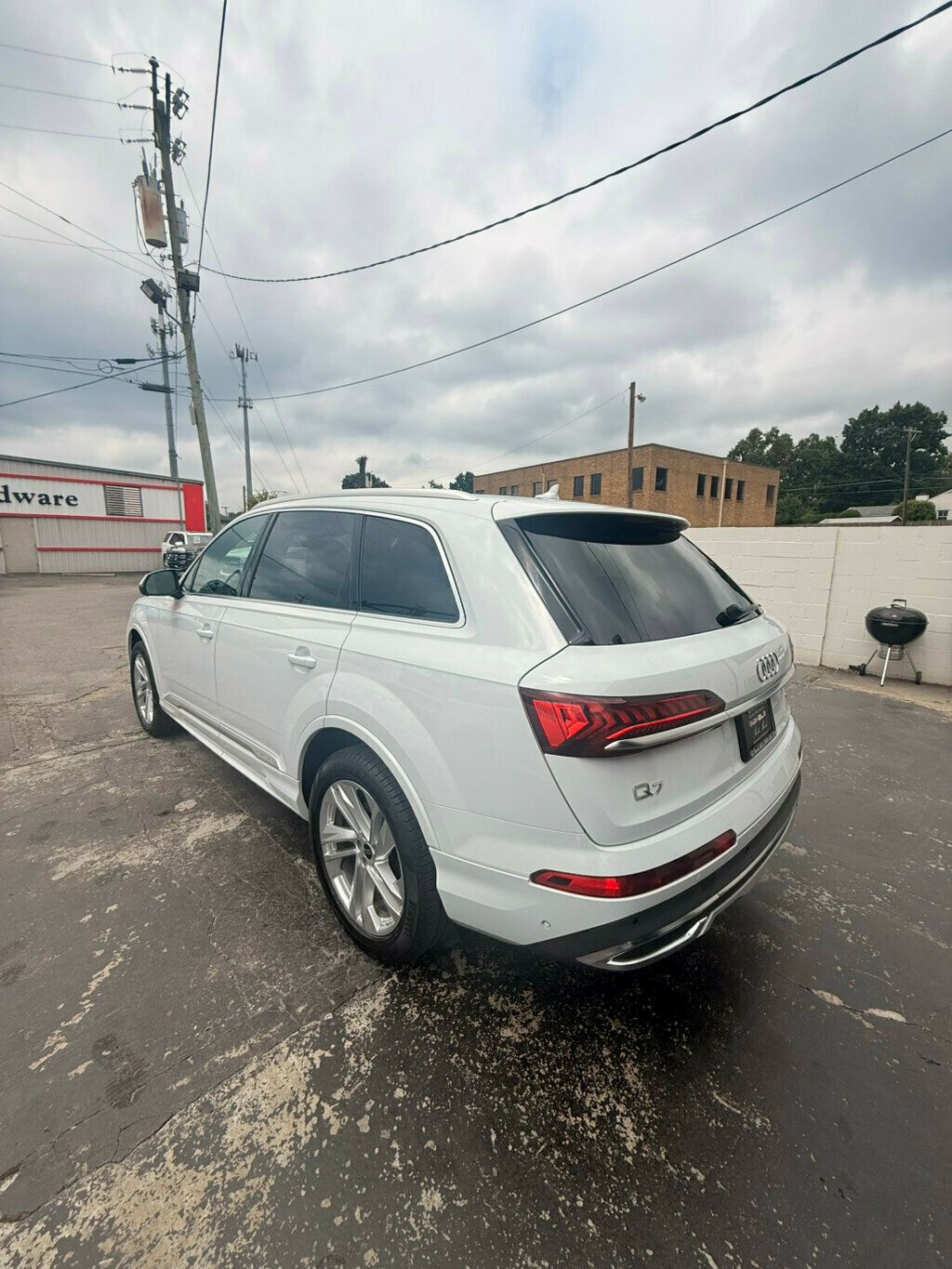 2023 Audi Q7 55 Premium Plus photo 3