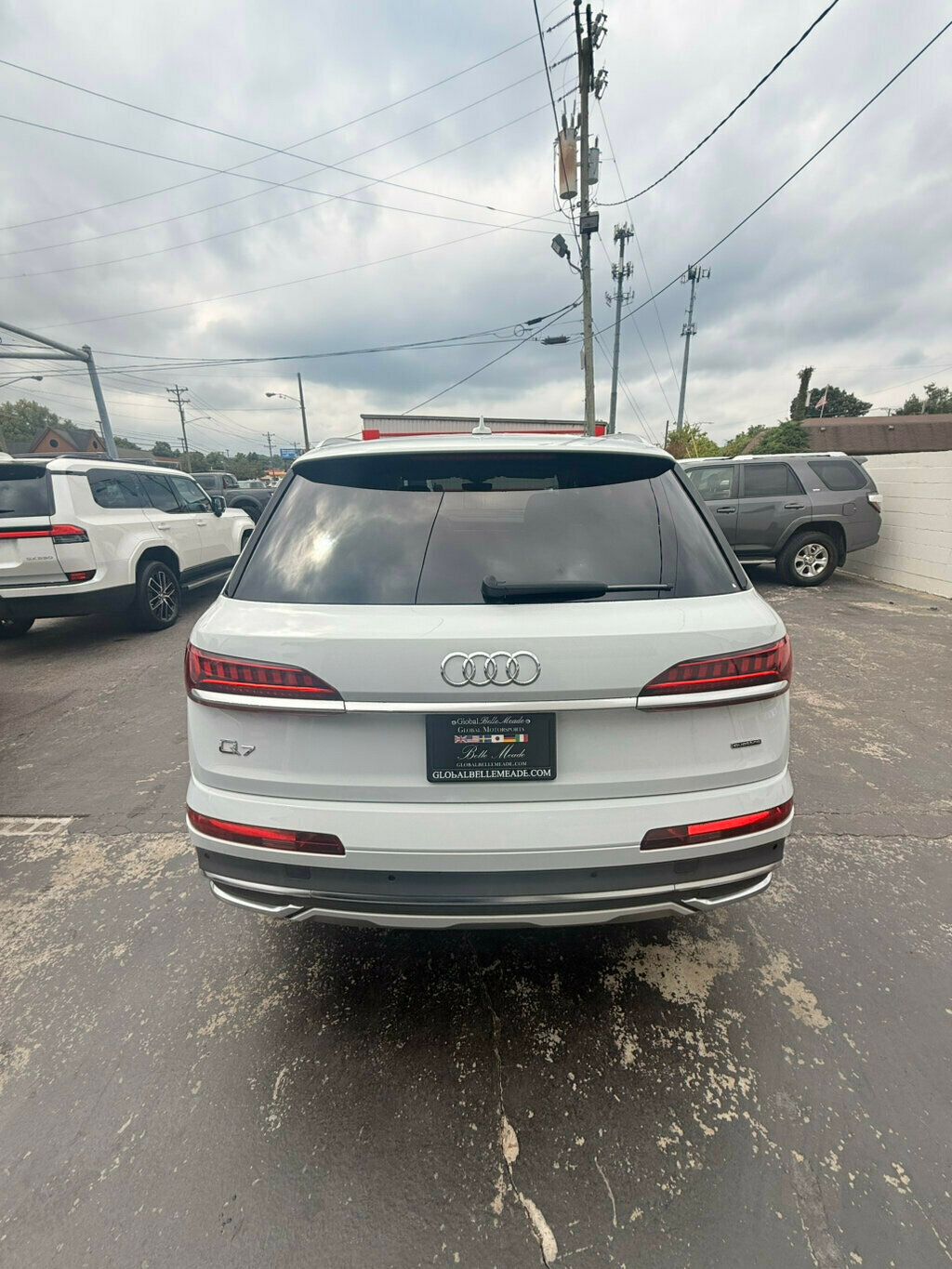 2023 Audi Q7 55 Premium Plus photo 4