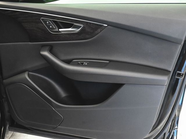 2023 Audi Q8 55 Premium - 23000781 - 10