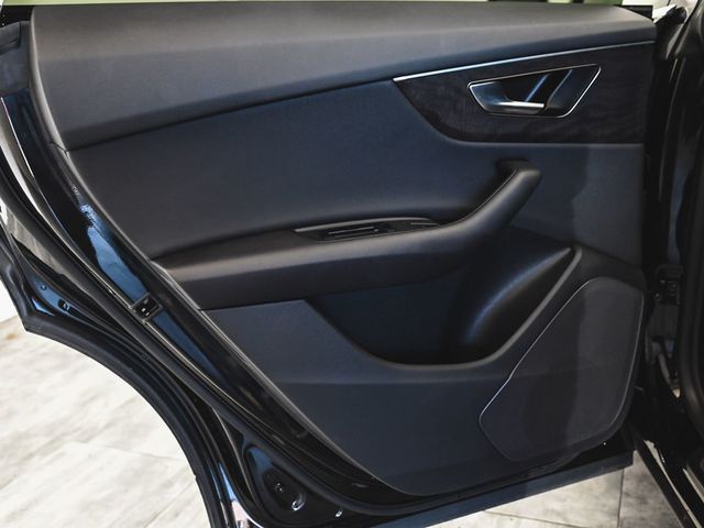 2023 Audi Q8 55 Premium - 23000781 - 11