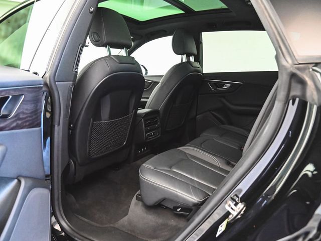 2023 Audi Q8 55 Premium - 23000781 - 32
