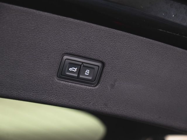 2023 Audi Q8 55 Premium - 23000781 - 39