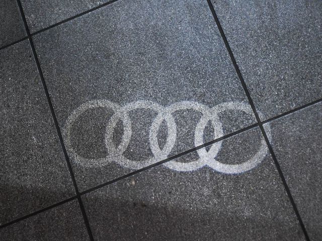 2023 Audi Q8 55 Premium Plus - 23028321 - 18