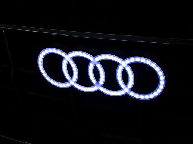 2023 Audi Q8 55 Premium Plus - 23028321 - 91