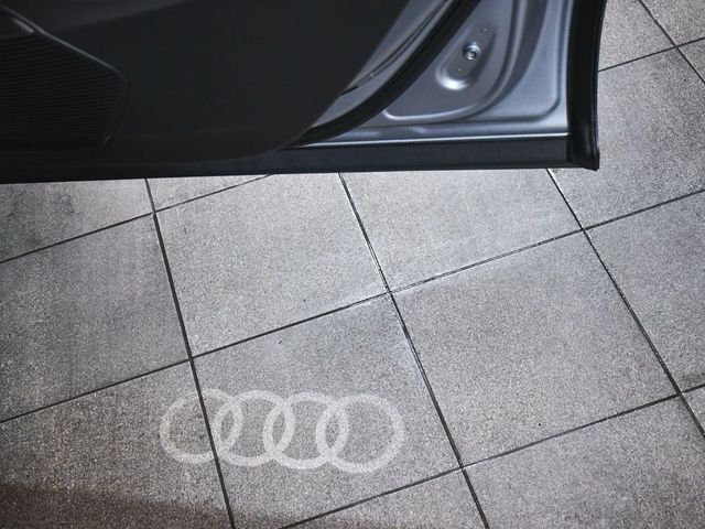 2023 Audi Q8 55 Premium Plus - 23037230 - 18