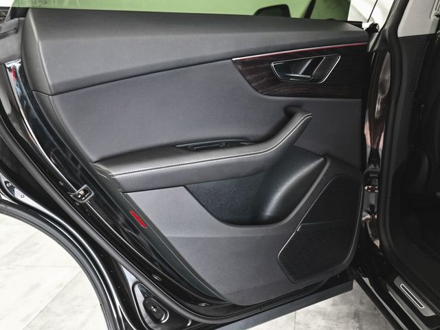 2023 Audi Q8 55 Premium Plus - 23040227 - 10