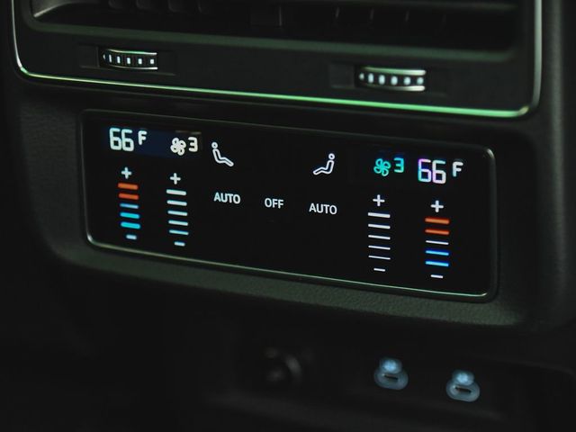 2023 Audi Q8 55 Premium Plus - 23040227 - 33