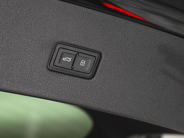 2023 Audi Q8 55 Premium Plus - 23040227 - 42