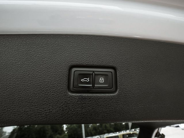 2023 Audi Q8 Premium - 23076515 - 49