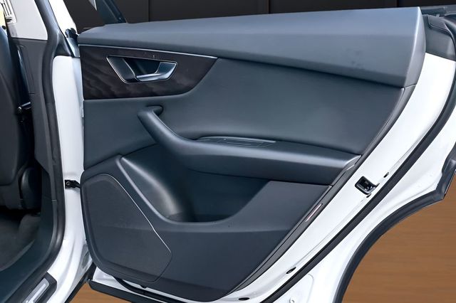 2023 Audi Q8 Premium 55 TFSI quattro - 23005004 - 18