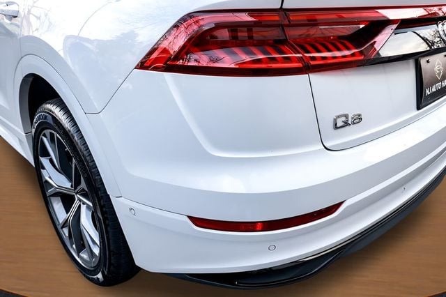 2023 Audi Q8 Premium 55 TFSI quattro - 23005004 - 22
