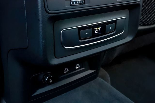2023 Audi Q8 Premium 55 TFSI quattro - 23005004 - 24
