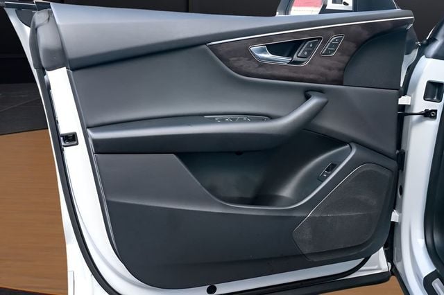 2023 Audi Q8 Premium 55 TFSI quattro - 23005004 - 26