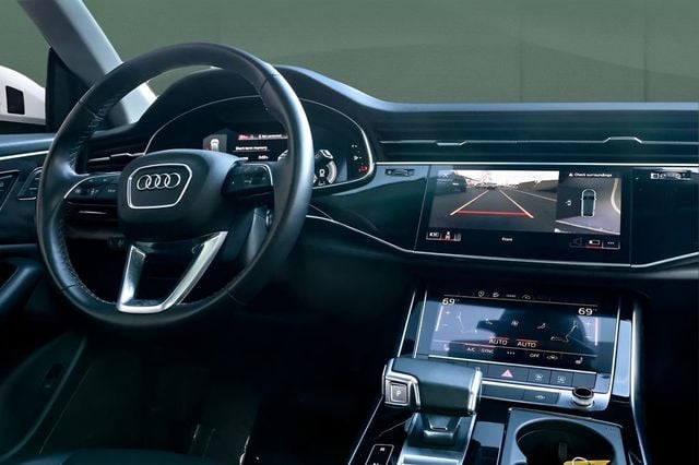 2023 Audi Q8 Premium 55 TFSI quattro - 23005004 - 32