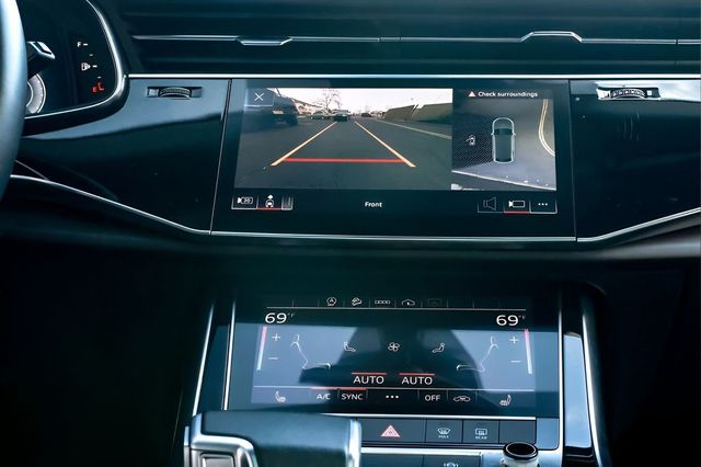 2023 Audi Q8 Premium 55 TFSI quattro - 23005004 - 33