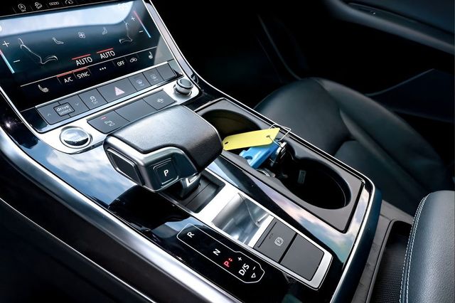 2023 Audi Q8 Premium 55 TFSI quattro - 23005004 - 52