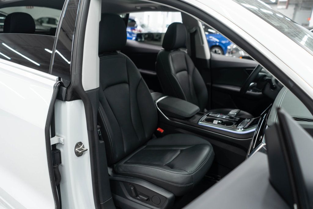 Audi Q8 photo 11