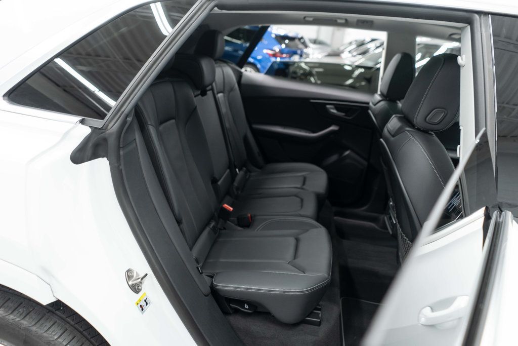 Audi Q8 photo 12