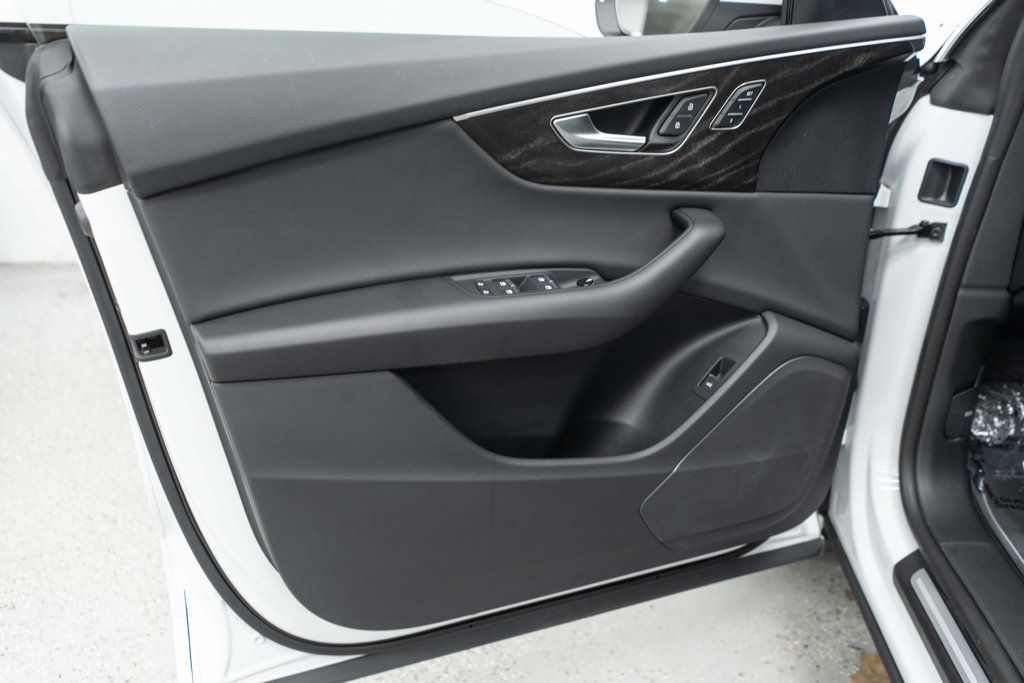 Audi Q8 photo 14
