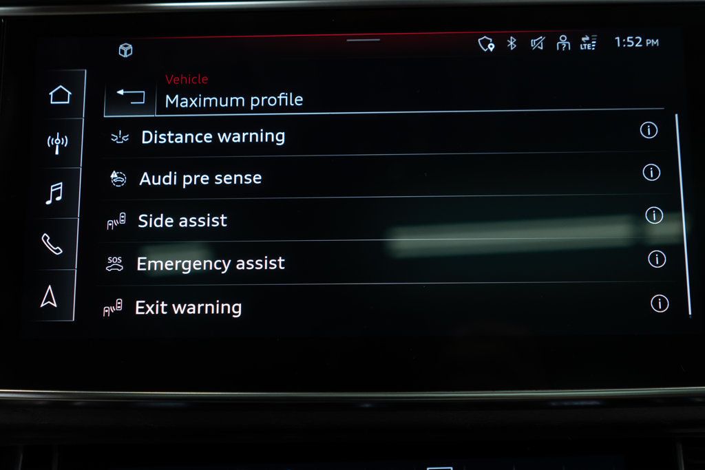 Audi Q8 photo 29
