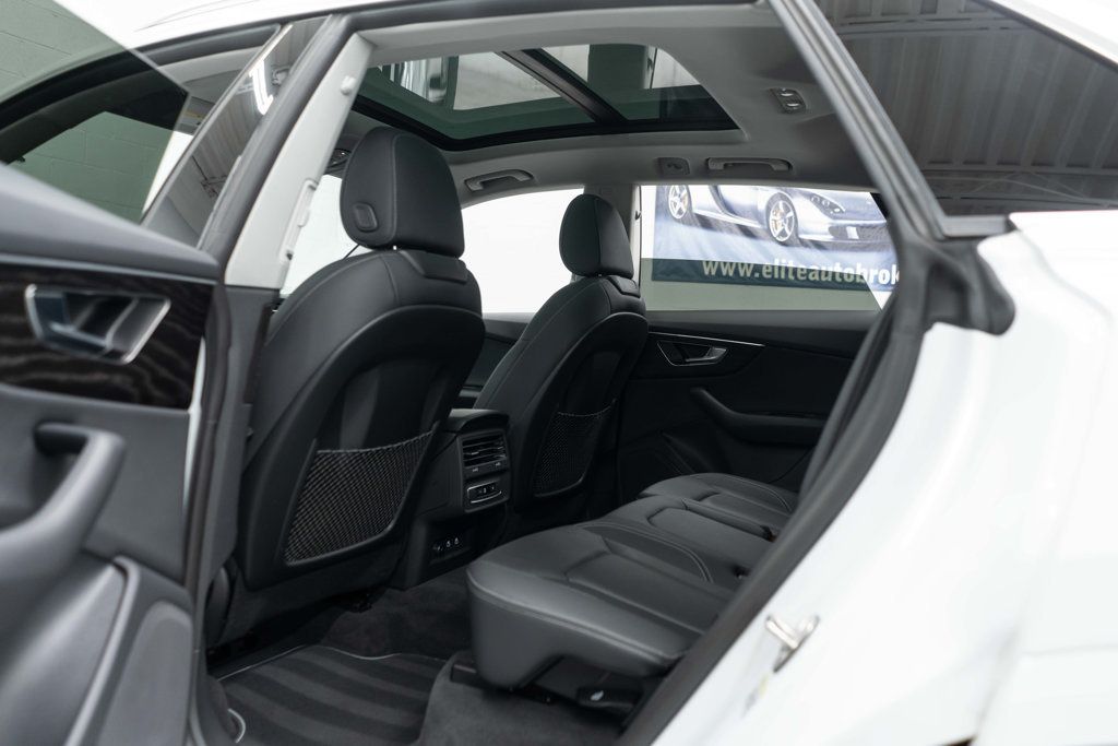 Audi Q8 photo 31
