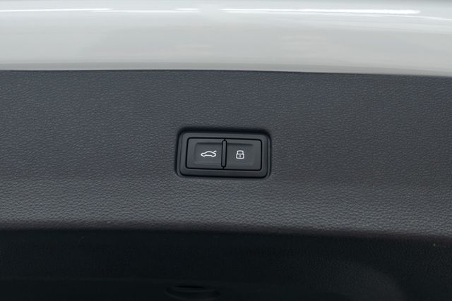 2023 Audi Q8 Premium 55 TFSI quattro - 23091215 - 34