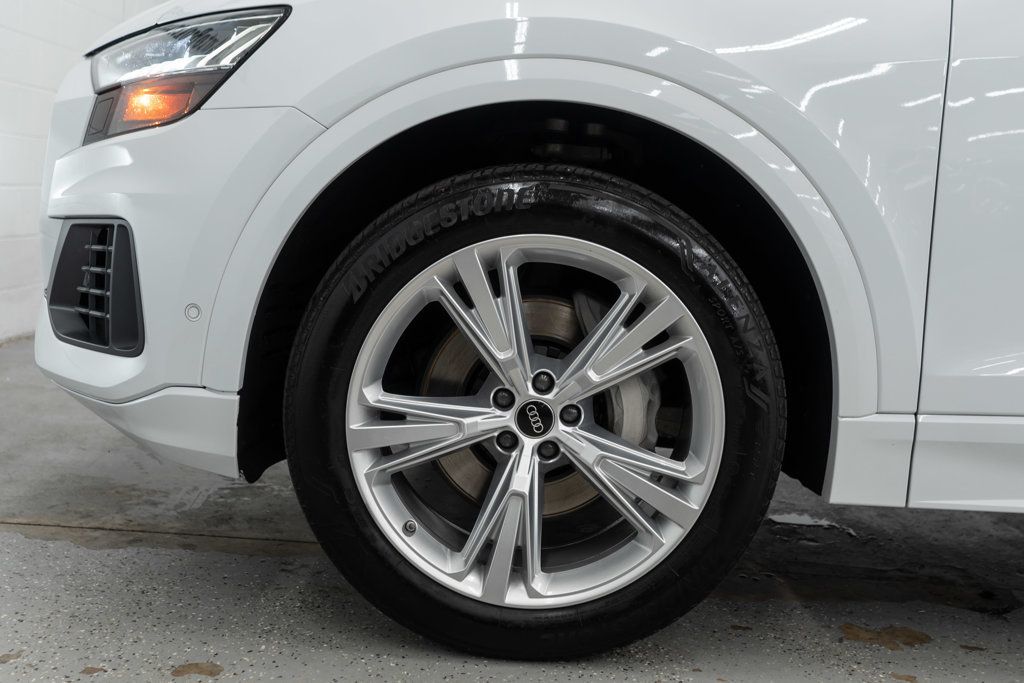 Audi Q8 photo 36