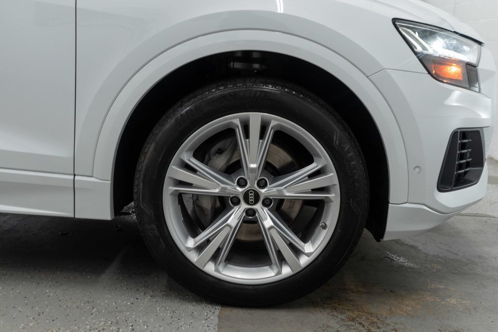 Audi Q8 photo 39