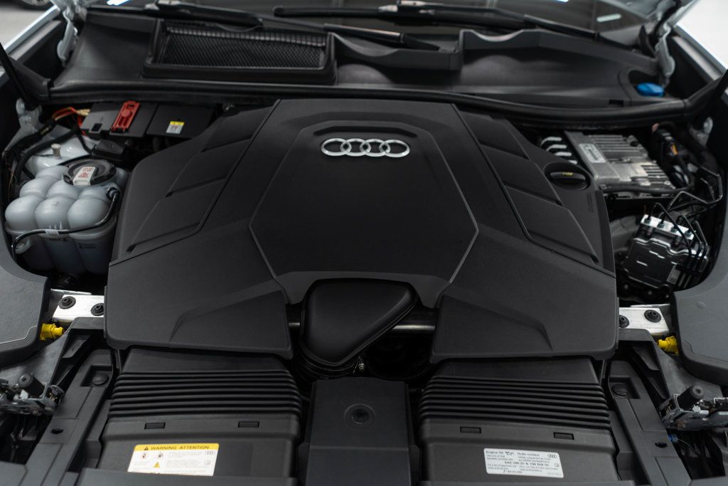 Audi Q8 photo 42