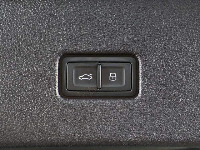 2023 Audi Q8 Premium Plus 55 TFSI quattro - 23025431 - 18