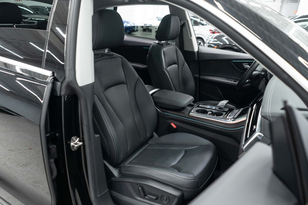 Audi Q8 photo 11