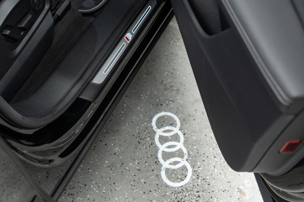 Audi Q8 photo 15