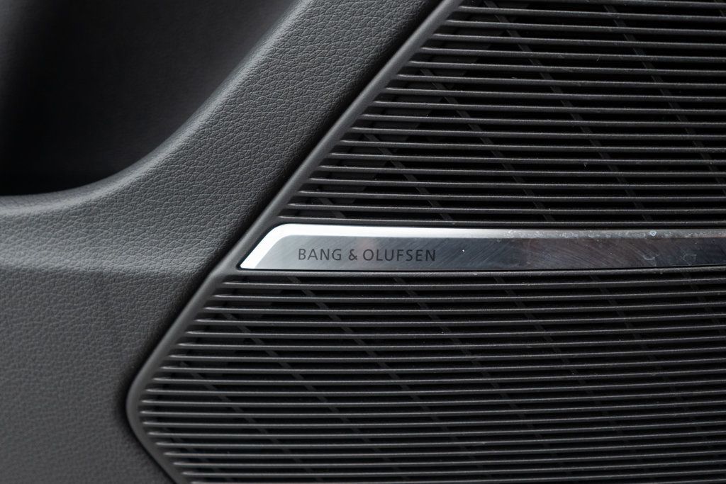 Audi Q8 photo 17