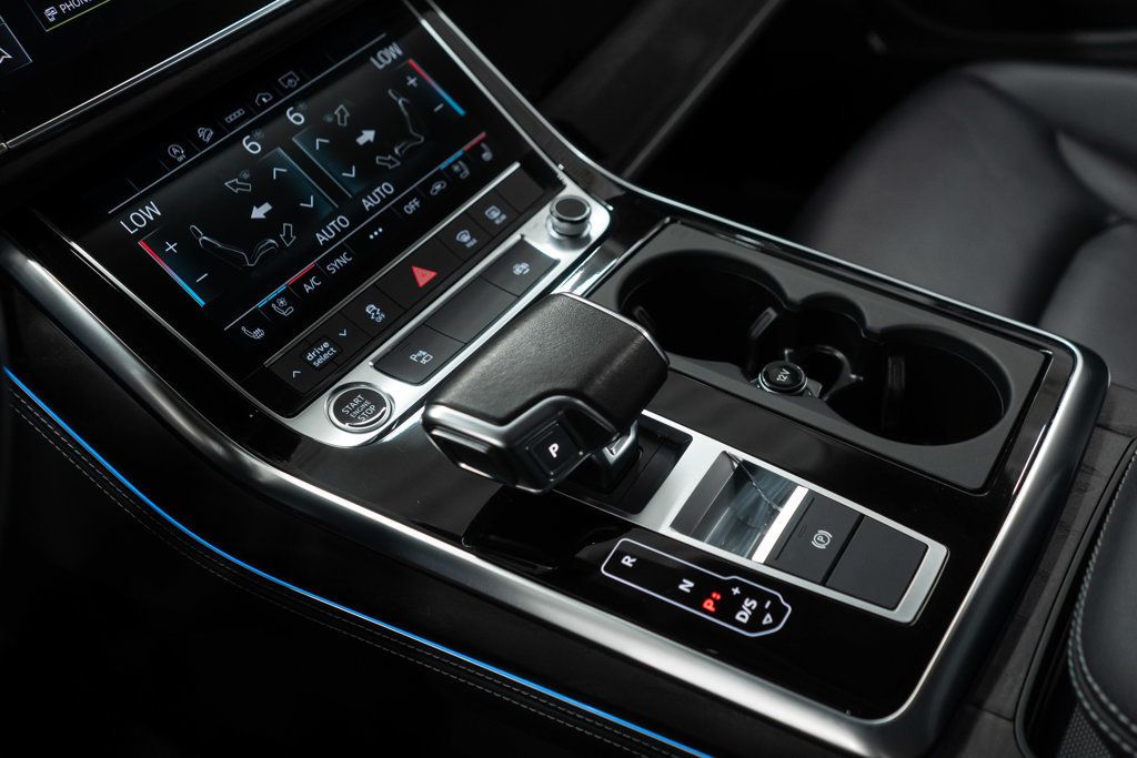 Audi Q8 photo 24