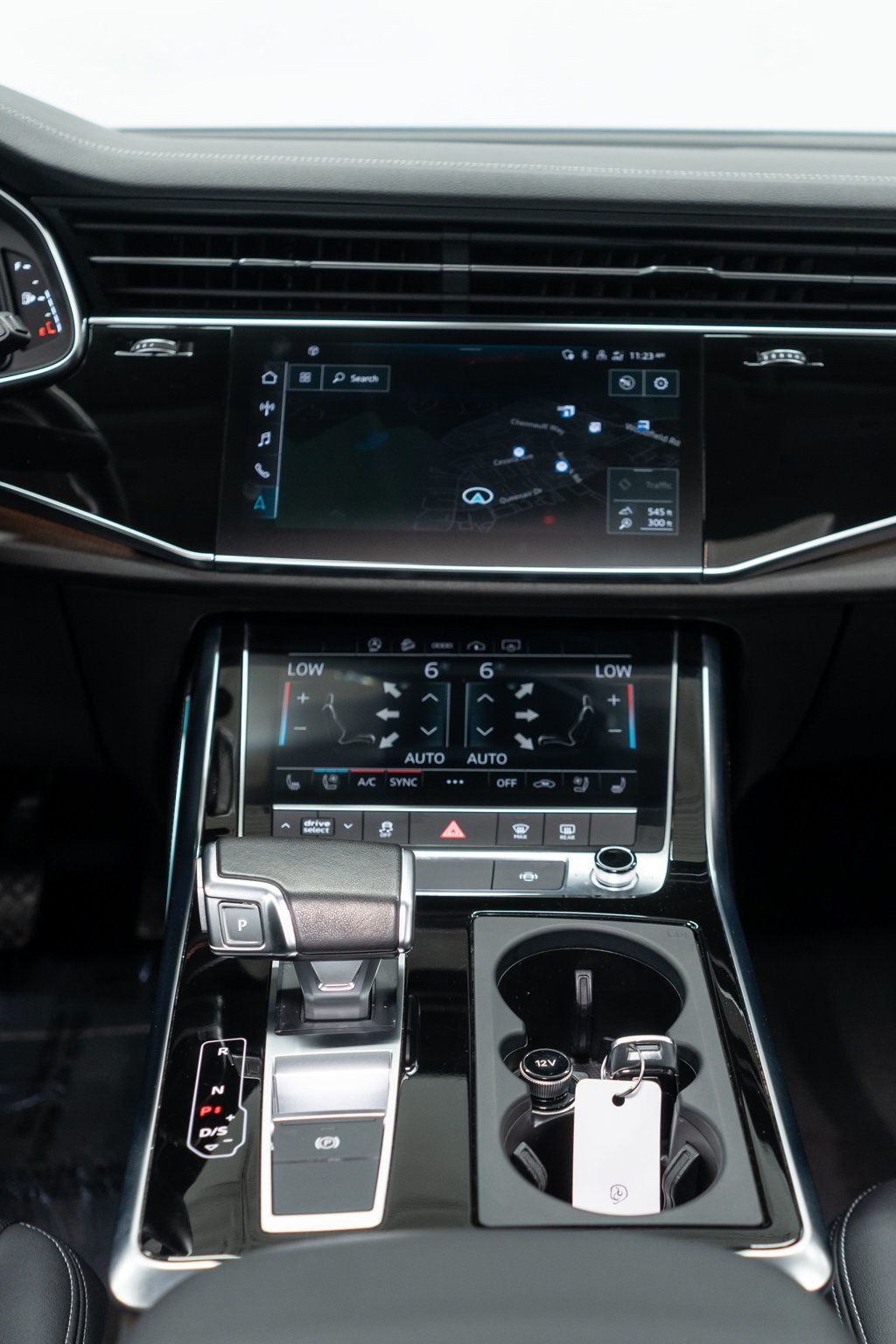 Audi Q8 photo 26