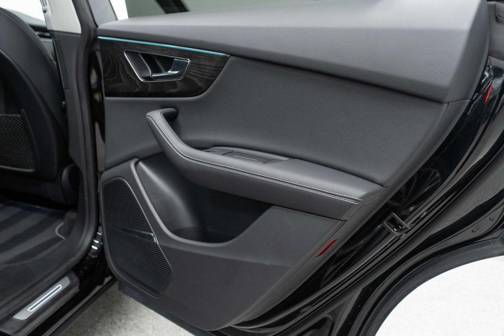Audi Q8 photo 31