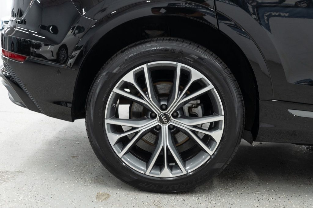 Audi Q8 photo 40